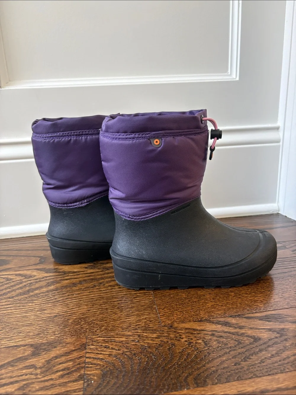 Bogs Kids Snow Shell Purple and Black Boots size 3
